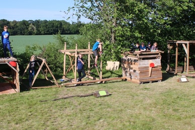 Ferienspaß Pfingsten: Abenteuer-Holz-Bauen