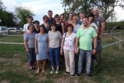 obere Reihe v.l.n.r.: Georg Rühle, Heike Denker, Heidi Dölker, Sarai Wenz, Markus Peto mittlere Reihe: Kai Günther, Tabea Günther, Claudia Rühle, Franziska Lehmann, Sabine Ebinger, Tanja Schmidt untere Reihe: Dorothea Schaufelberger, Andrea Stockenberger, Julia Wallisch, Angela Schwibs, Volker Schwibs nicht abgebildet: Jutta Scherle, Kathy Peto, Karin Behsler, Bettina Ochs, Friedrich Henn, Beate Engel, Lydia Sommer