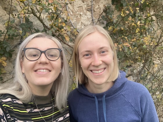 Viktoriia Reva (Projekt "Frieden im Herzen") und Annika Völker (Projekt "Damit Geflüchtete Heimat finden", bis Januar 2023)