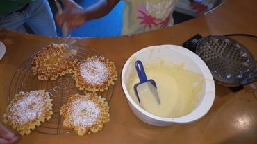 gemeinsames Waffeln backen nach den Hausaufgaben